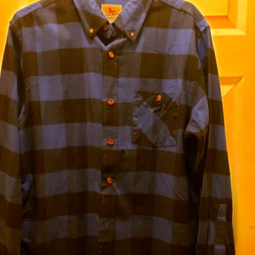 Field and Stream mens flanel shirt. Blue & Black. Very Good condition. Size M